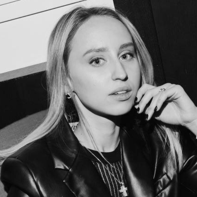 Александра  Моисеева